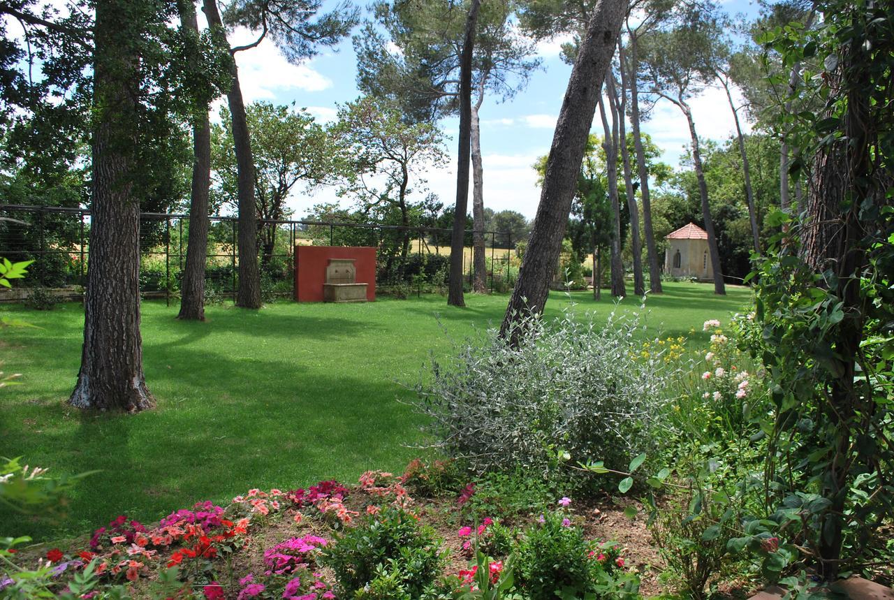 圣考龙比住宿加早餐旅馆 Saint-Geniès-des-Mourgues 外观 照片